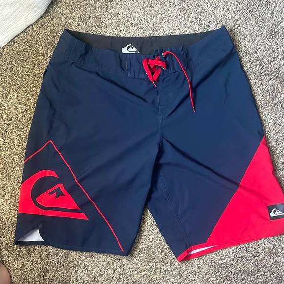 Quicksilver Board Shorts - Picture 1 of 3